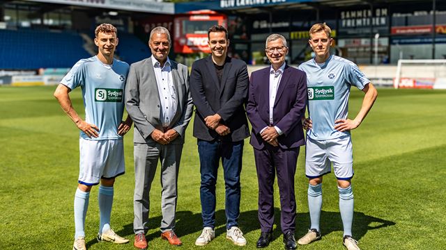 Sydjysk Sparekasse rykker med Sønderjyske Fodbold i Superligaen